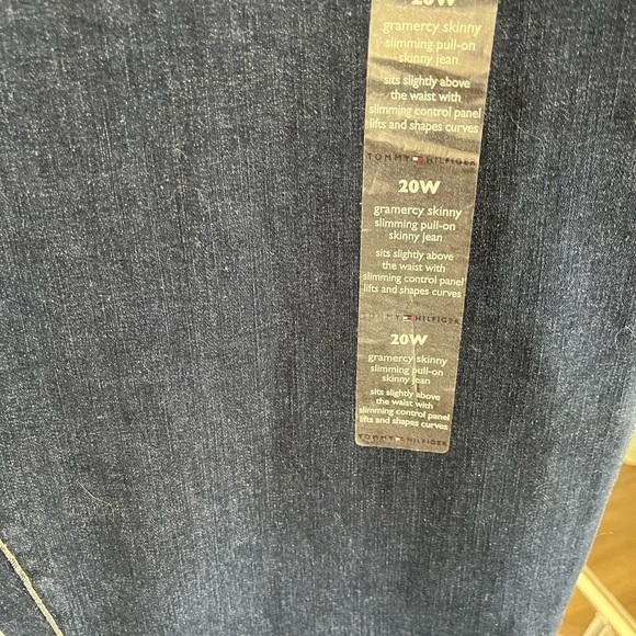 Hilfiger Jeans - Picture 7 of 11